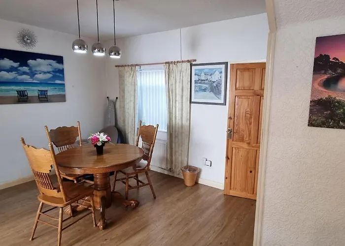 A Cozy Home In Liverpool
