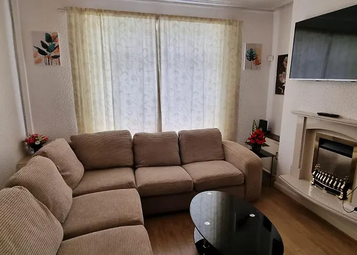 A Cozy Home In Liverpool