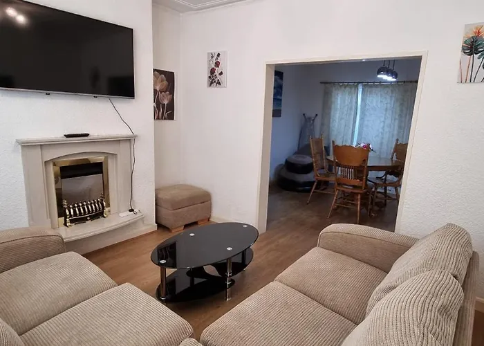 A Cozy Home In Liverpool